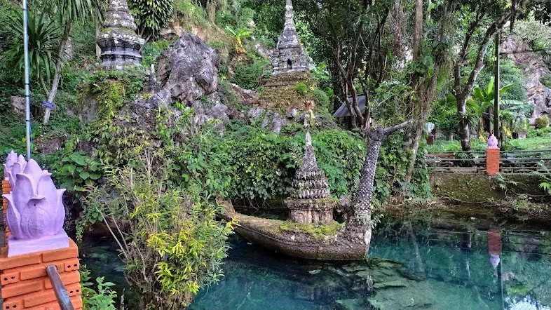 Chiangdao cave ,wat baanden ,sticky waterfall — gallery photo 10