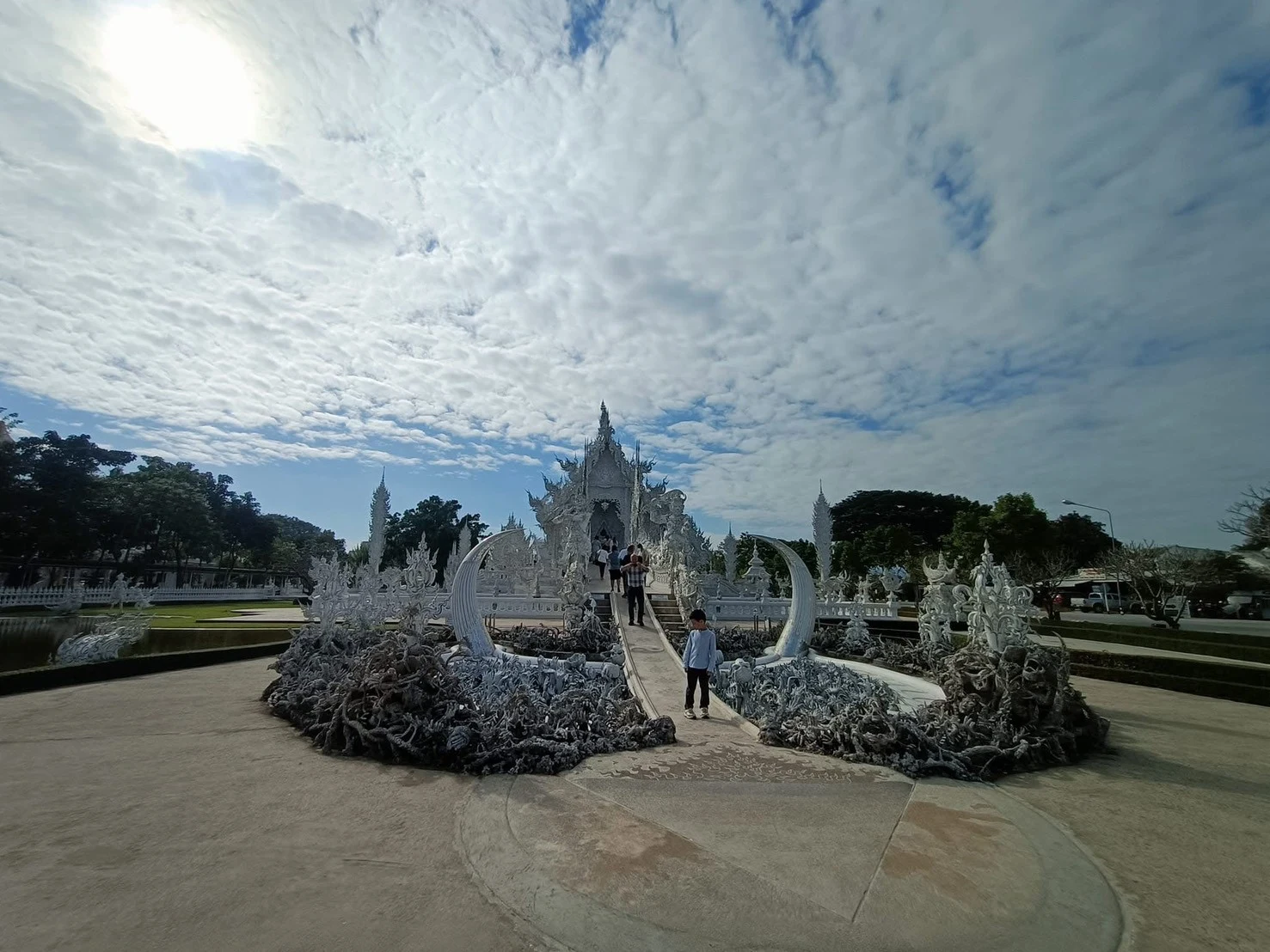 Chiangrai white ,blue,red temple & lalita cafe — gallery photo 1