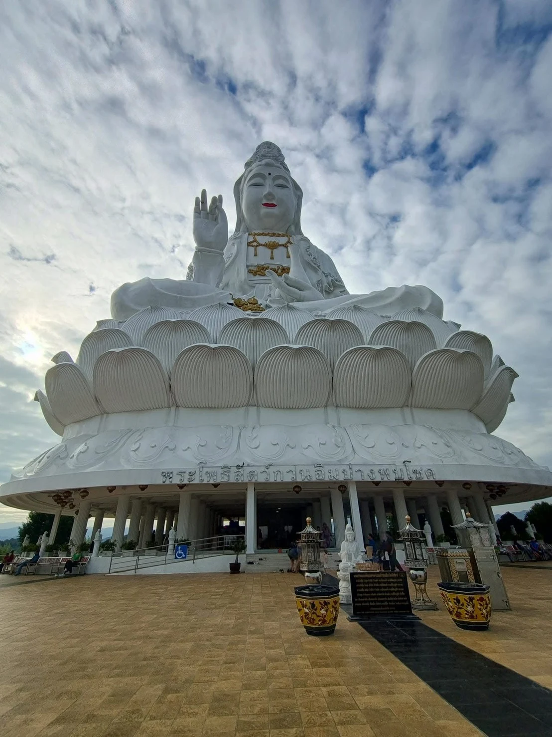 Chiangrai white ,blue,red temple & lalita cafe — gallery photo 11