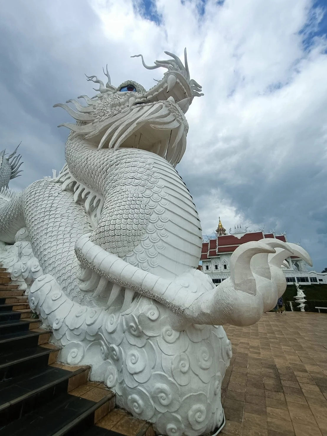 Chiangrai white ,blue,red temple & lalita cafe — gallery photo 12
