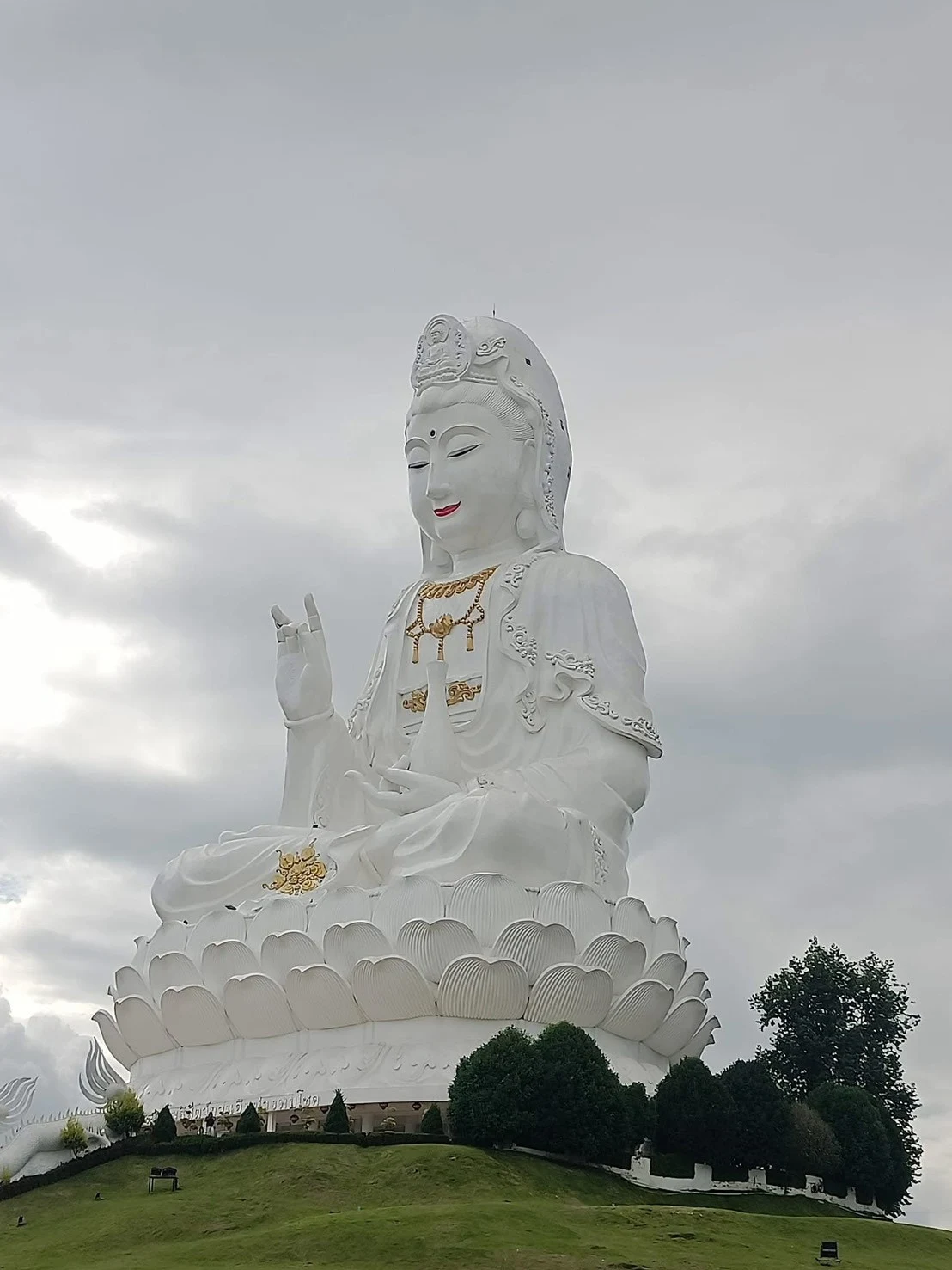 Chiangrai white ,blue,red temple & lalita cafe — gallery photo 14