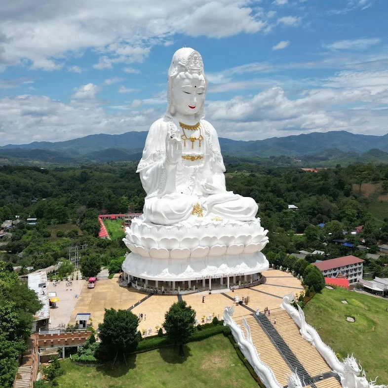 Chiangrai white ,blue,red temple & lalita cafe — gallery photo 15